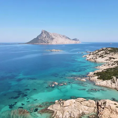 Il Faro San Teodoro Aparthotel 3*